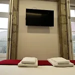 Clerigos Cinema בית הארחה 3*