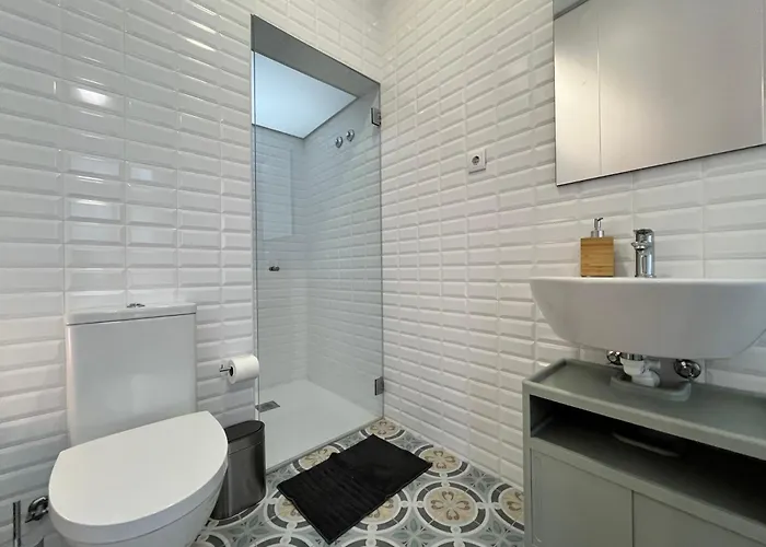 Clerigos Cinema بيت ضيافة