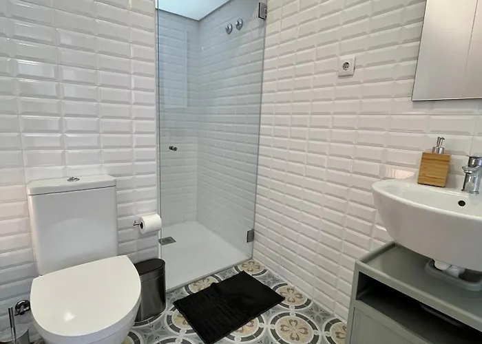 بيت ضيافة Clerigos Cinema بورتو