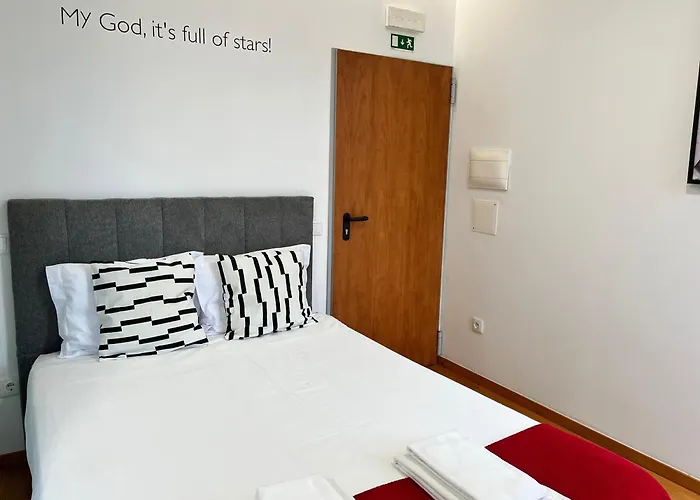 Clerigos Cinema بيت ضيافة